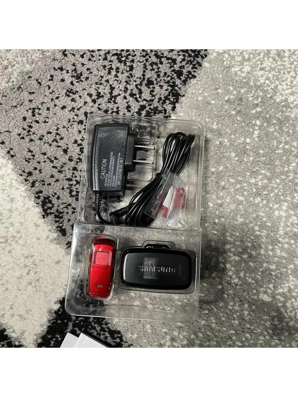 SAMSUNG Bluetooth Headset WEP200 Mobile Enhancement Red With Accessories